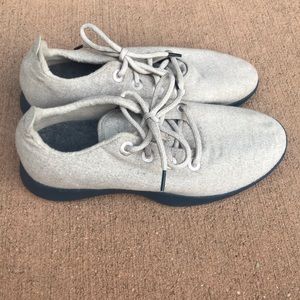 RARE cream and Navy bottom Allbird wool runners